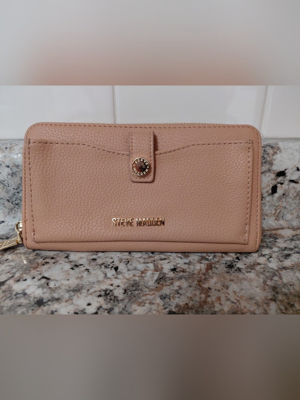 Steve Madden Cream Pebbled Faux Leather Zip Wallet with Gold Logo